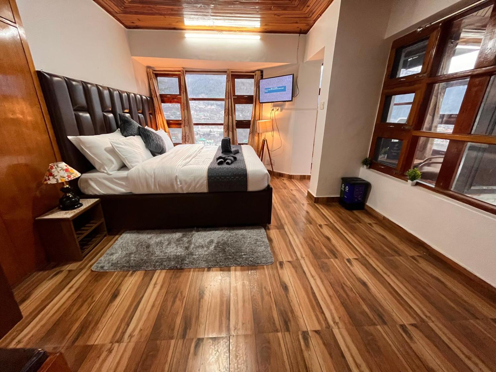 Himalayan Nomad Cottage, Manali ! All 2 Bedroom Independent Cottages ! Personal Lawn Every Cottage ! Parking ! Scenic Mountains View ! Spacious Rooms ! エクステリア 写真