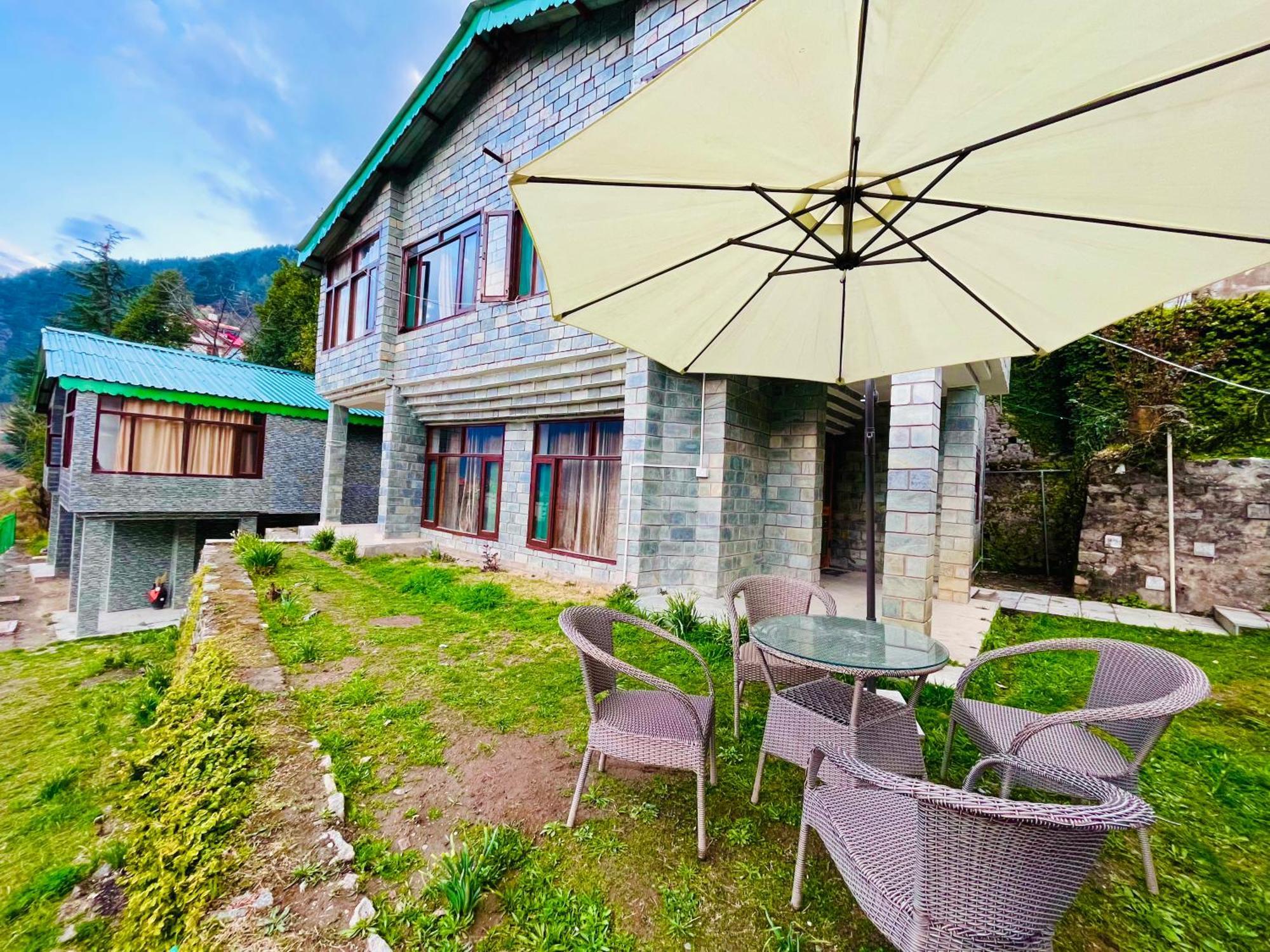Himalayan Nomad Cottage, Manali ! All 2 Bedroom Independent Cottages ! Personal Lawn Every Cottage ! Parking ! Scenic Mountains View ! Spacious Rooms ! エクステリア 写真