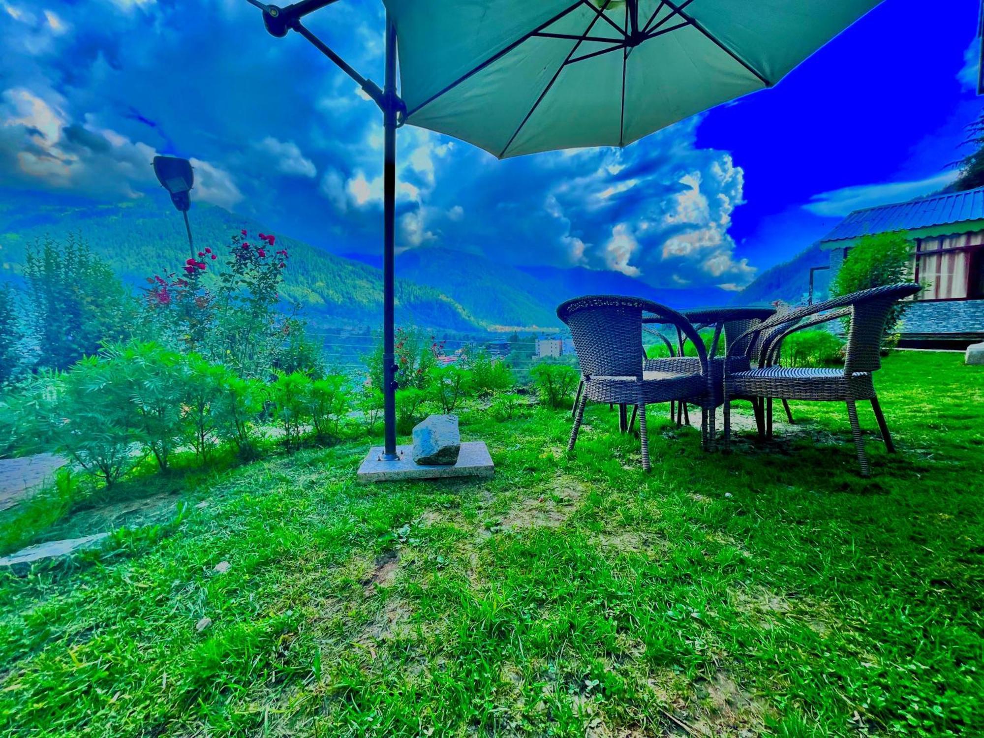 Himalayan Nomad Cottage, Manali ! All 2 Bedroom Independent Cottages ! Personal Lawn Every Cottage ! Parking ! Scenic Mountains View ! Spacious Rooms ! エクステリア 写真