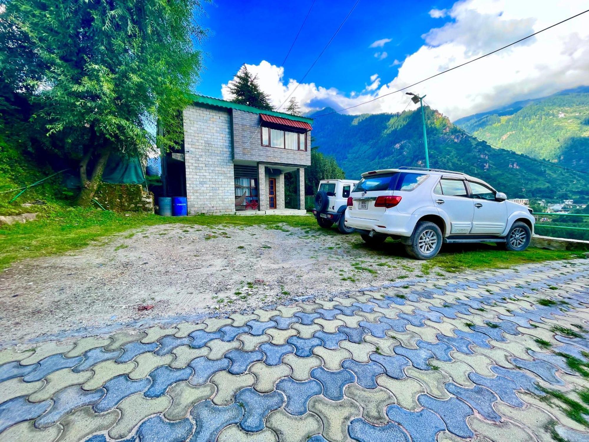 Himalayan Nomad Cottage, Manali ! All 2 Bedroom Independent Cottages ! Personal Lawn Every Cottage ! Parking ! Scenic Mountains View ! Spacious Rooms ! エクステリア 写真