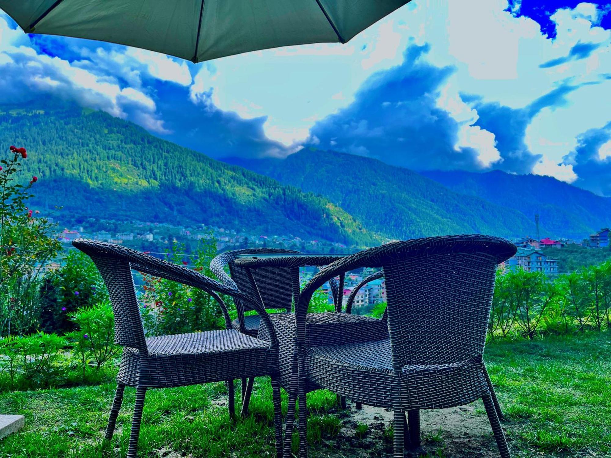 Himalayan Nomad Cottage, Manali ! All 2 Bedroom Independent Cottages ! Personal Lawn Every Cottage ! Parking ! Scenic Mountains View ! Spacious Rooms ! エクステリア 写真